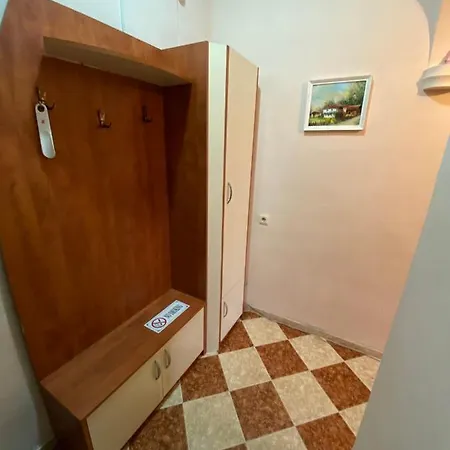 Fantastic 2 Bedroom - Top Center *