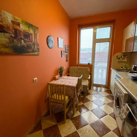 Fantastic 2 Bedroom - Top Center