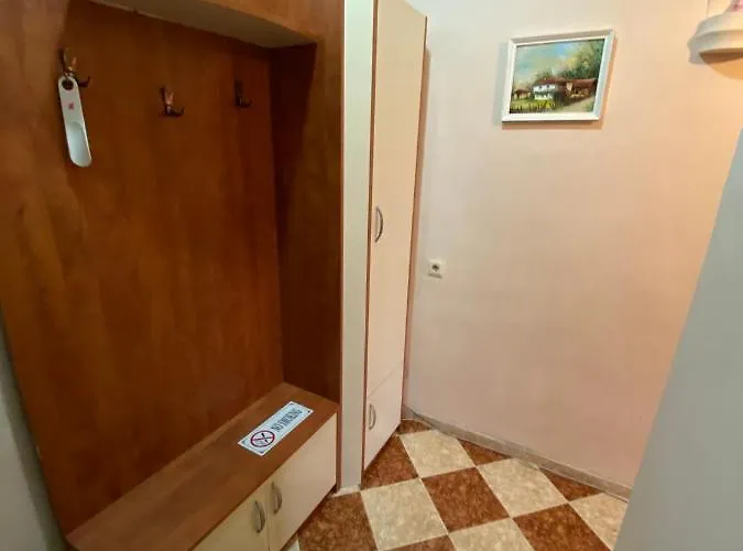 Fantastic 2 Bedroom - Top Center *