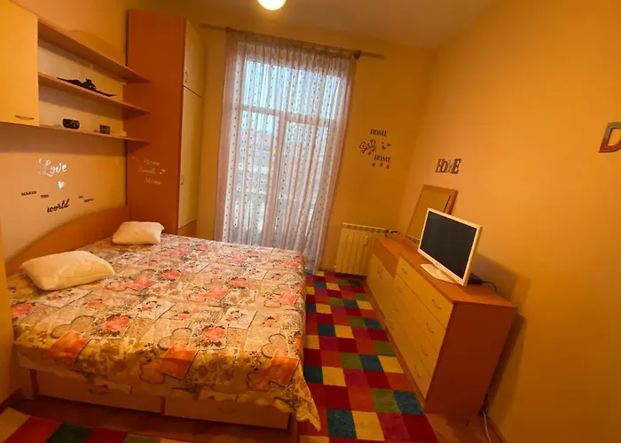 Fantastic 2 Bedroom - Top Center Lejlighed